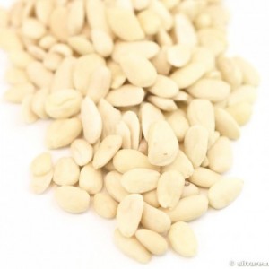 Bitter almonds 500 g