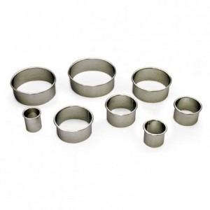 https://www.laboetgato.fr/53324-home_default/pastry-cutter-round-plain-with-handle-stainless-steel-o30-mm-pack-of-3.jpg
