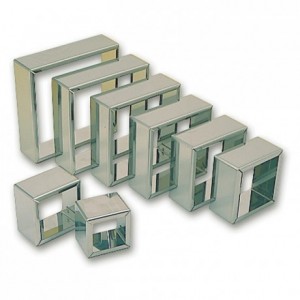 Jeu de 8 découpoirs carrés unis en inox de 40 x 40 à 110 x 110 mm