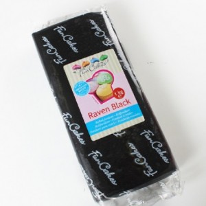 Pâte à sucre FunCakes noire 1 kg