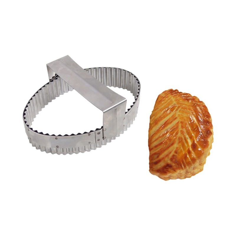 https://www.laboetgato.fr/68427-thickbox_default/apple-turnover-cutter-with-handle-stainless-steel-170-x-120-mm.jpg